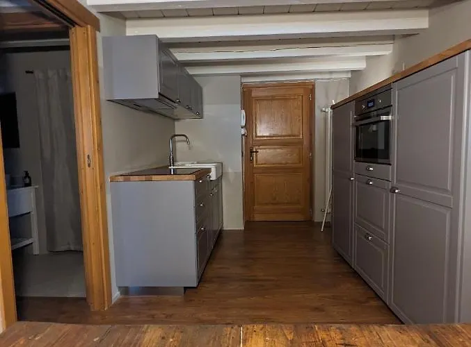 아파트 Derby Homes 라살